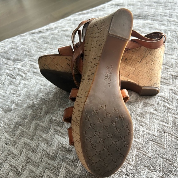 Franco Sarto tan leather wedge size 10 - Picture 4 of 4